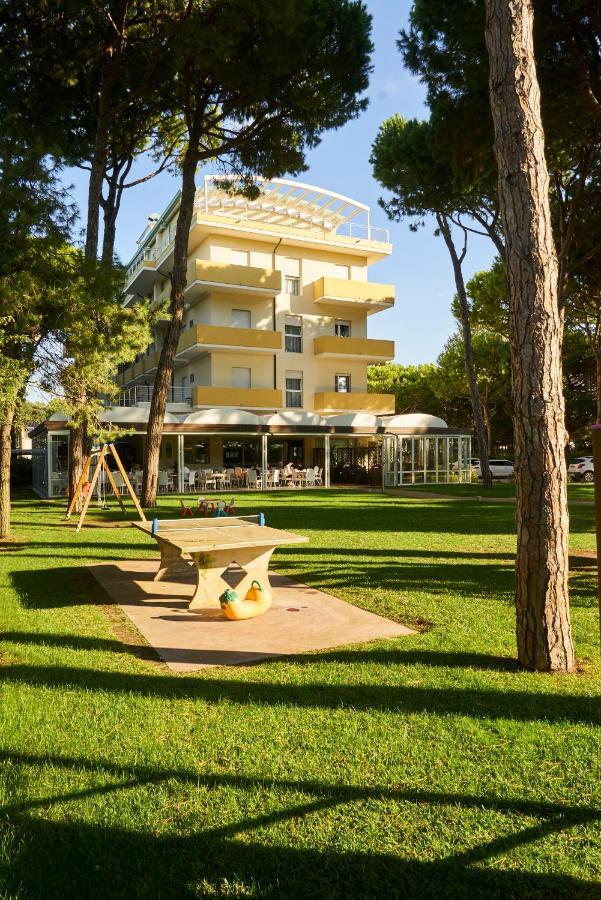 Aparthotel La Pineta Jesolo Extérieur photo