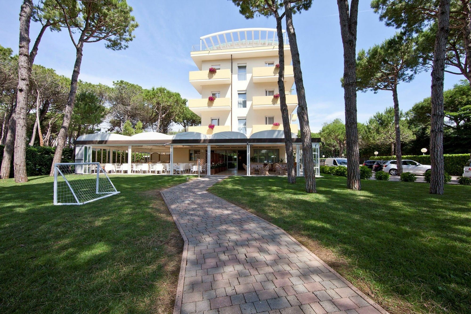 Aparthotel La Pineta Jesolo Extérieur photo